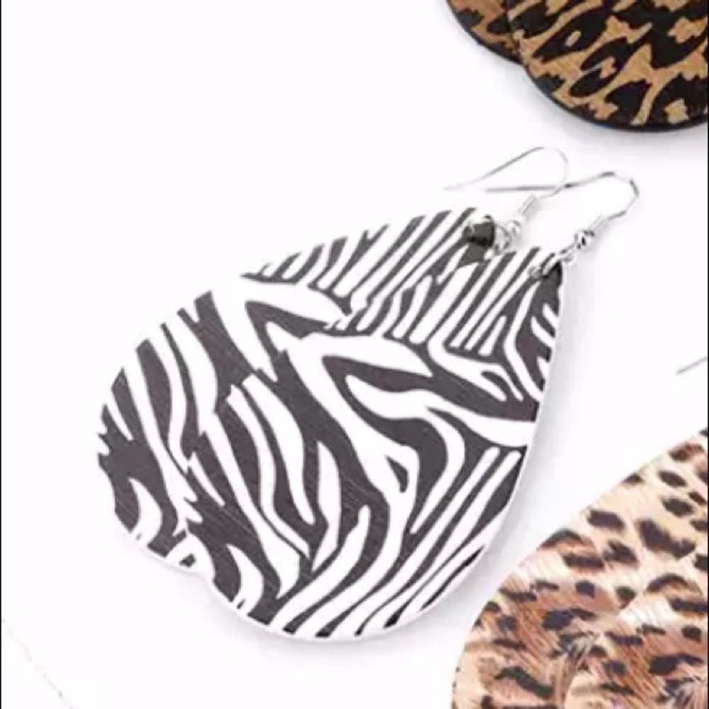 New Simple Zebra Wood Earrings - Picture 2 of 3